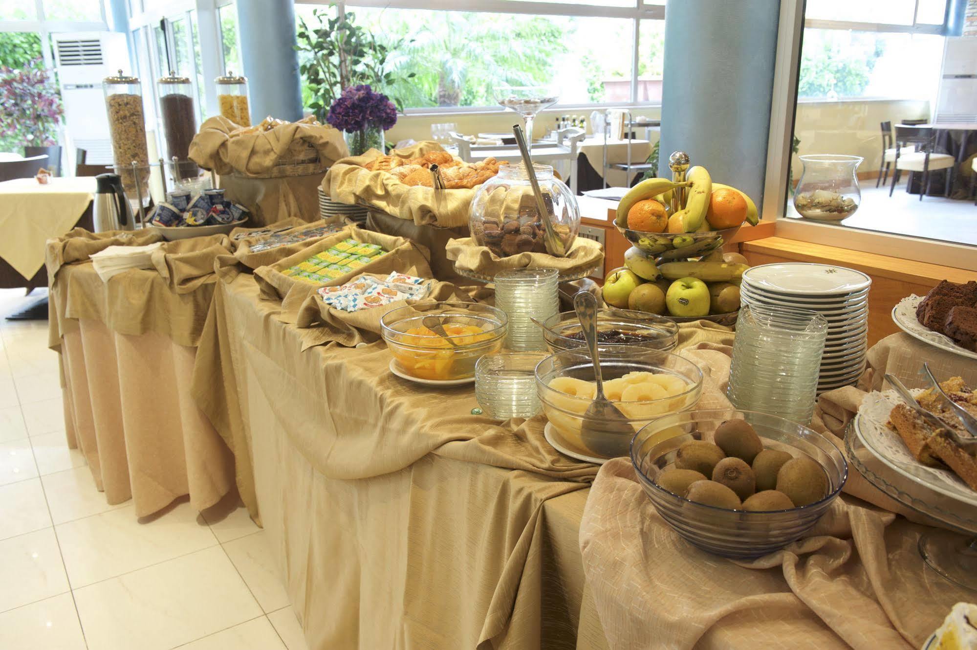 Albergo Mediterraneo Terracina Luaran gambar